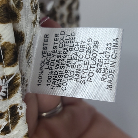 Nwt. Umgee leopard print eyelet lace tank top - Picture 6 of 7